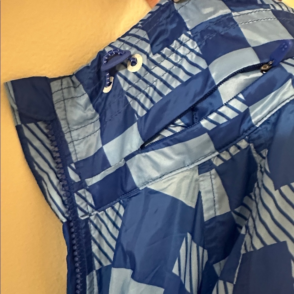 Sweaty Betty NWT Womens Pack Away Jacket Blue Textural Shift Print Sz M (8) - Picture 10 of 14